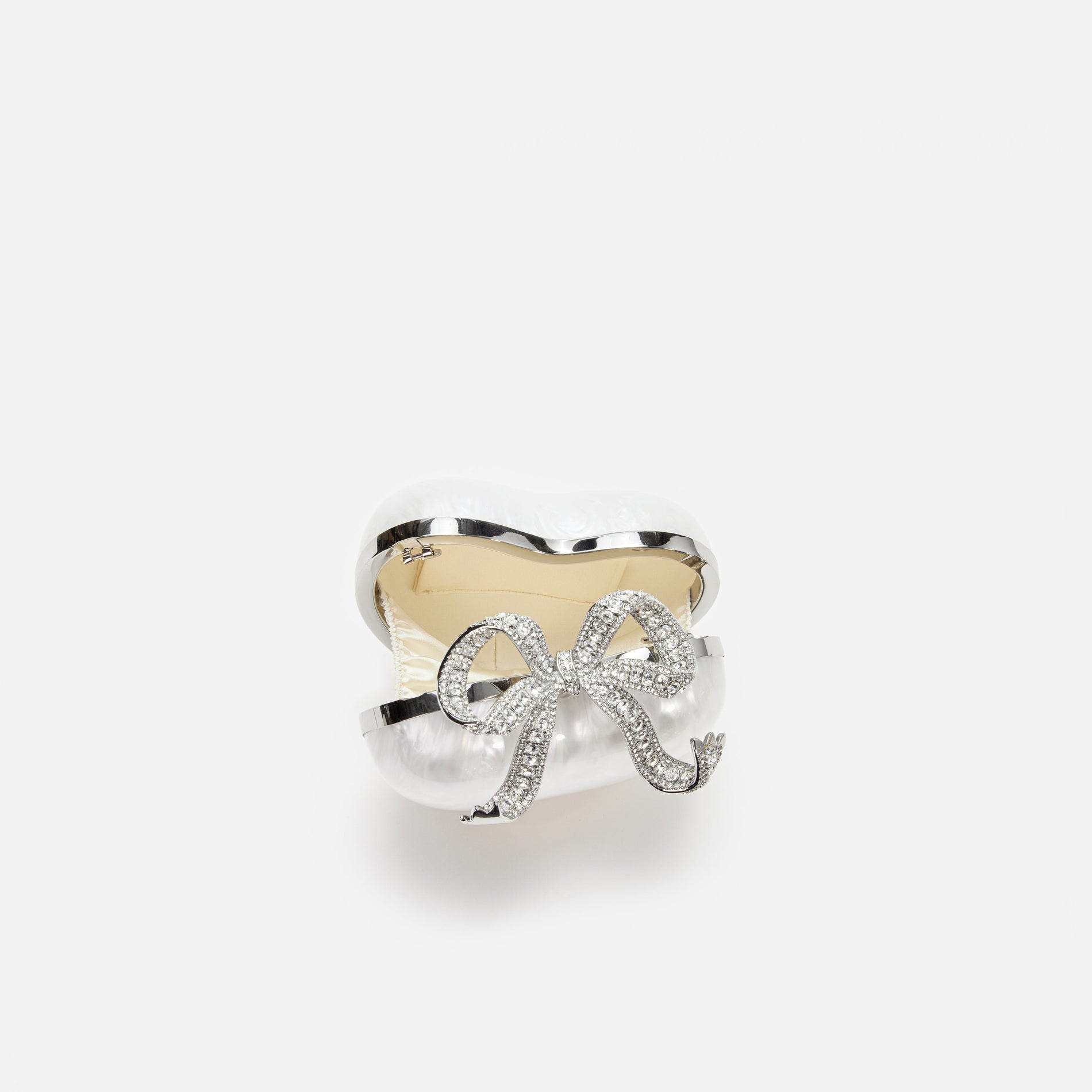 A photo of the Pearl Heart Clutch